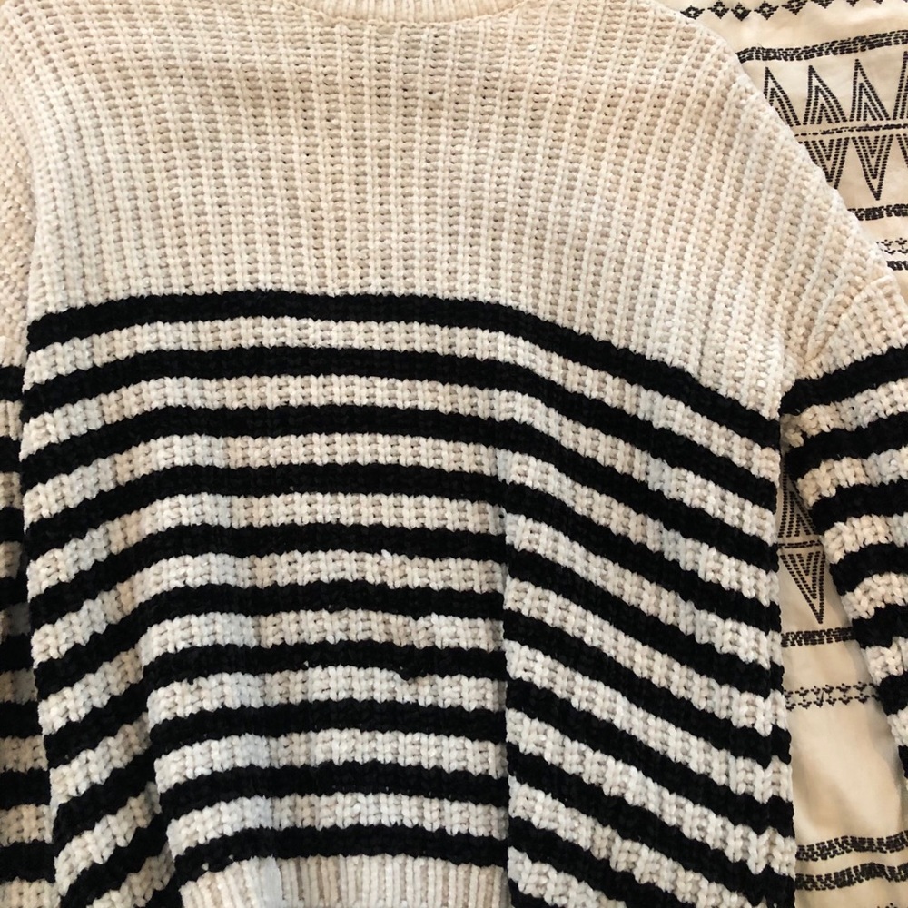 Black/white striped sweater